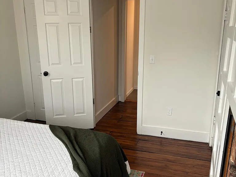 Shared Bathroom between Bedroom #1 & 2