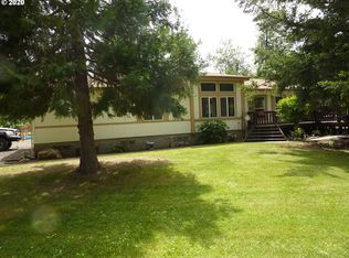 924 Hamlin Dr, Canyonville, OR 97417