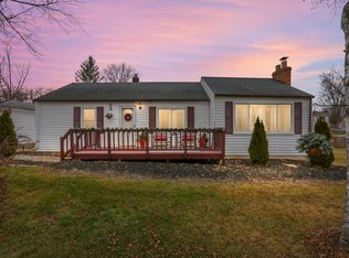 3530 Woodcrest Rd, Rochester Hills, MI 48309