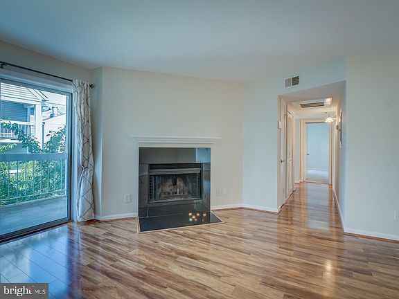 3rd image of 3179 Summit Square Dr #2-D5