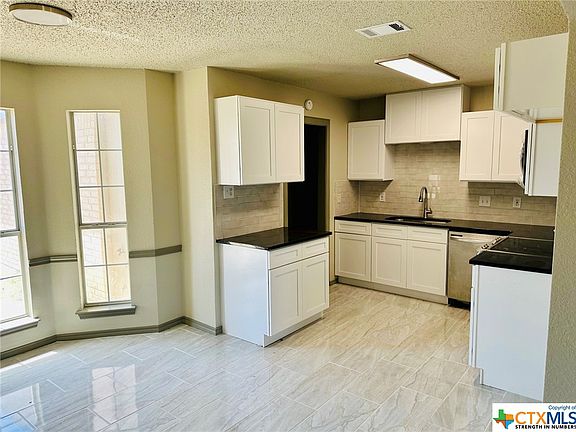 5th image of 3511 Coral Bay Ln