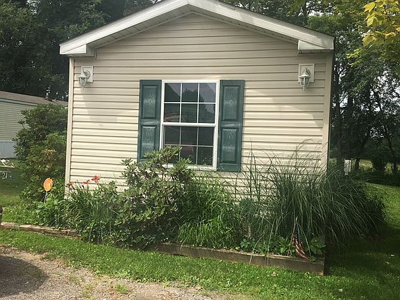 3rd image of 121 Knobvue Dr