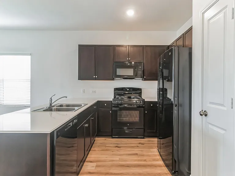 2808 Schwartz Ln — Photo 4
