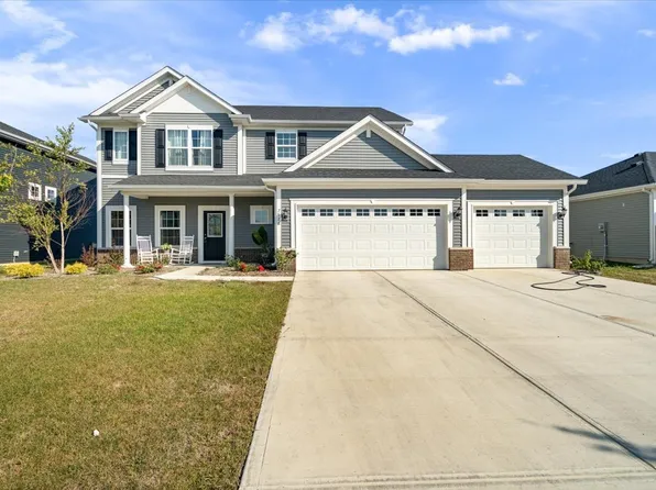 7128 Hart St, Cumberland, IN 46229