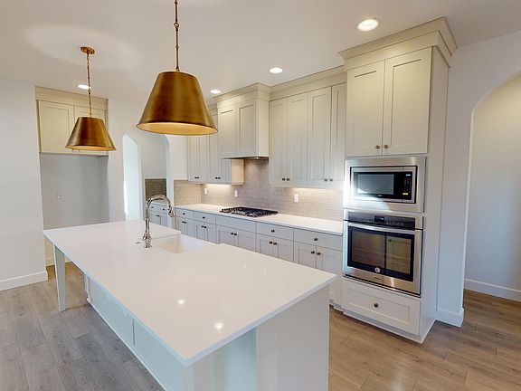 5th image of 3129 Meadowlark Dr #L20