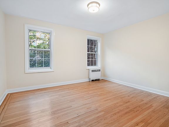 4th image of 11007 73rd Rd APT 3K
