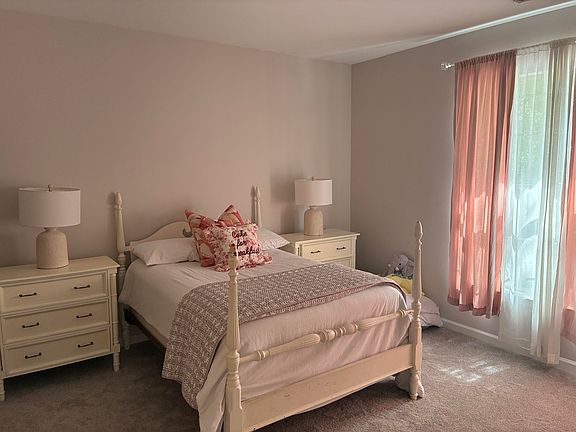 4th image of 1600 Long Grove Dr Unit 1725