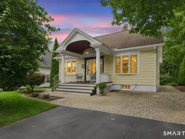 40 Stonehouse Road, Trumbull, CT 06611