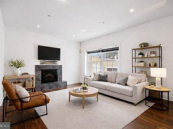 2nd image of 25 Madison Ave