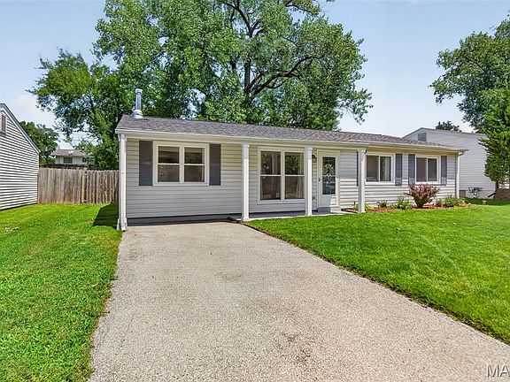 3rd image of 11971 Brookmont Dr