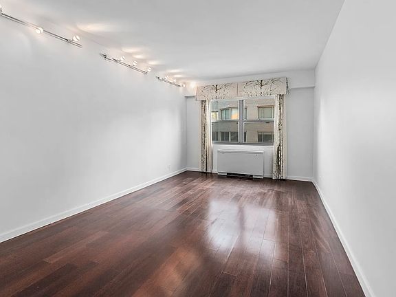 3rd image of 27 E 65th St APT 14E