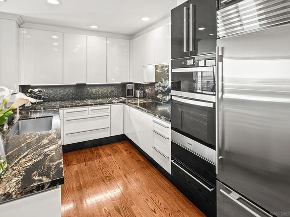 5th image of 700 Front St Unit 1303