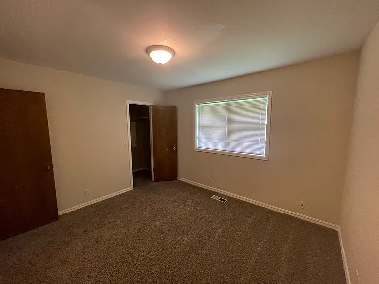 10832 E 26th Pl — Photo 7