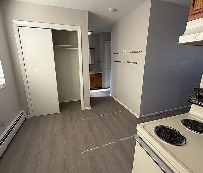 Keri Lyn Apartments — Photo 10
