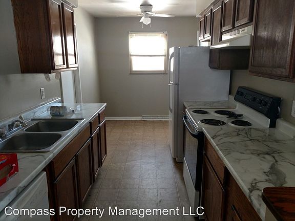 3rd image of 4452 Lesley Ave
