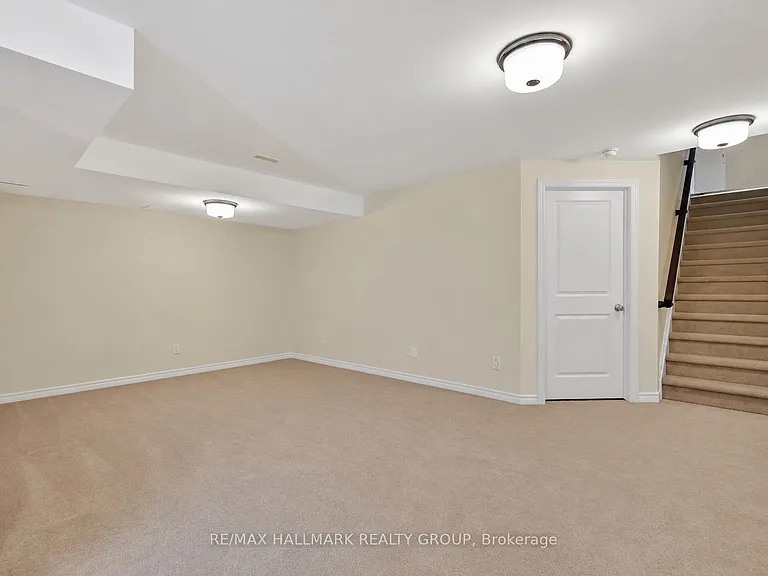111 Eric Maloney Way — Photo 31
