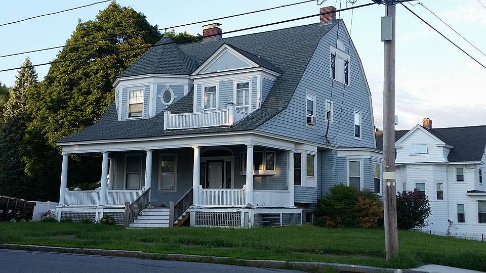 Generous Sized 6 Bdrm Home! 