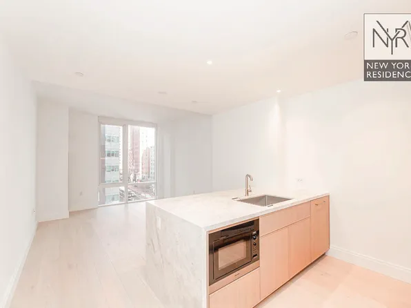 501 Third Avenue image 2 of 17