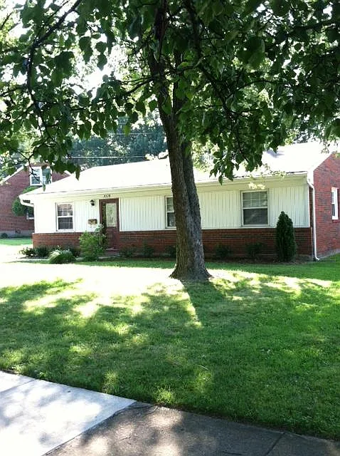 3 bed, 1053 sqft, $1,450 — Photo 1