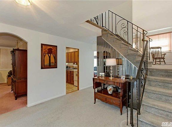 4th image of 32 Richmar Dr