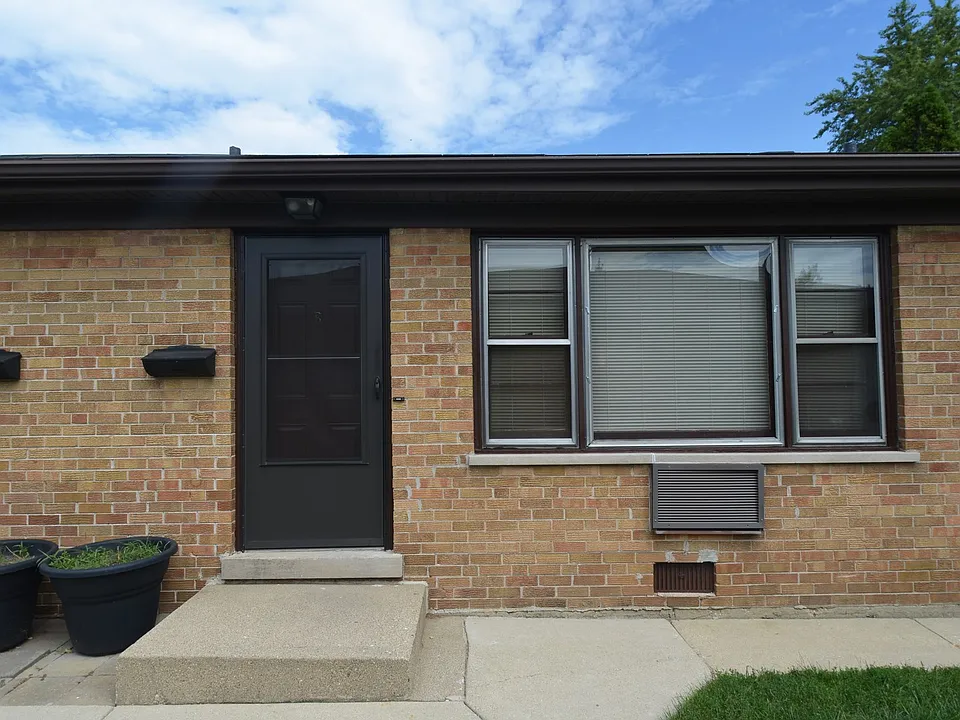586B 1 BR/1 BA
