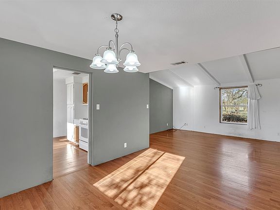 4th image of 104 Blue Flame Rd