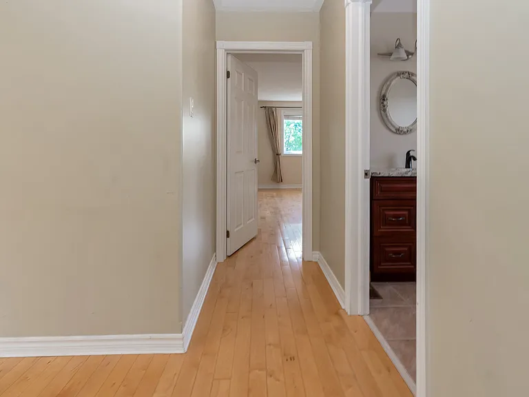 49 Logan Ct #UL - 49 LOGAN CRT — Photo 15