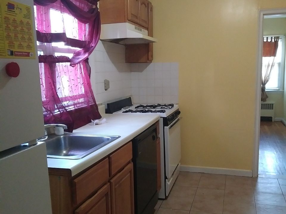 1st image of 4420 De Reimer Ave