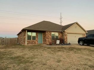 2390 Apple Blossom Ln, Conway, AR 72034