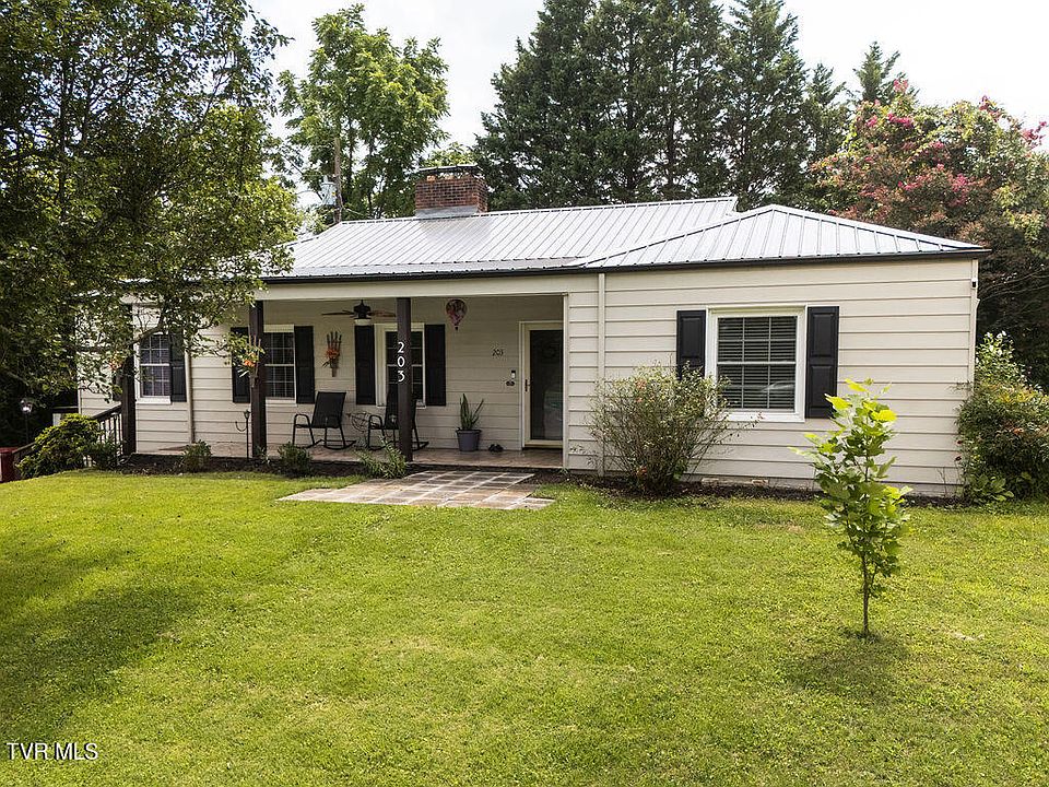 1st image of 203 E Gilmer Park