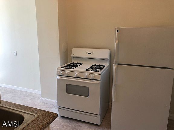 5th image of 1060 Cole St #6