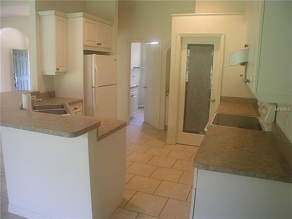3rd image of 2633 Jeannin Dr