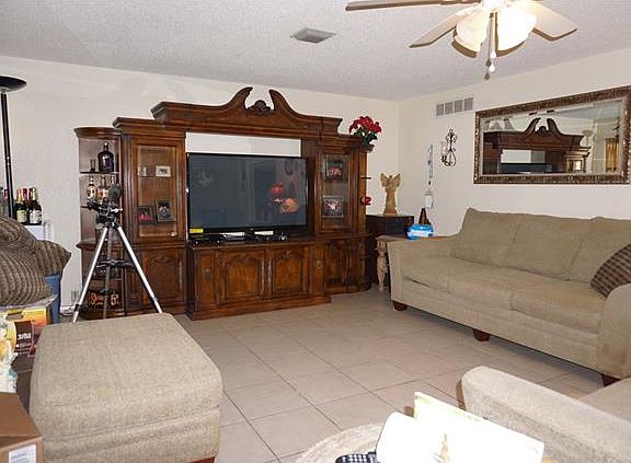 2nd image of 1706 W Crescent Dr