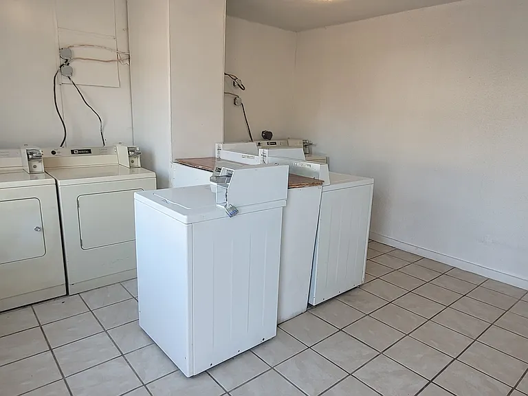 306 Larson Ct #7 — Photo 13
