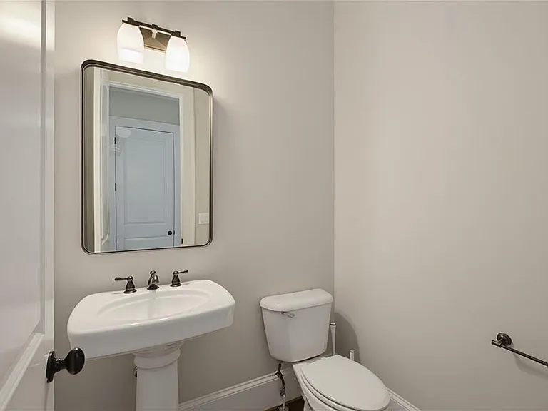 1452 Woodland Hills Dr NE — Photo 12