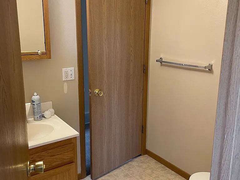 1420 E Redwood Blvd — Photo 12