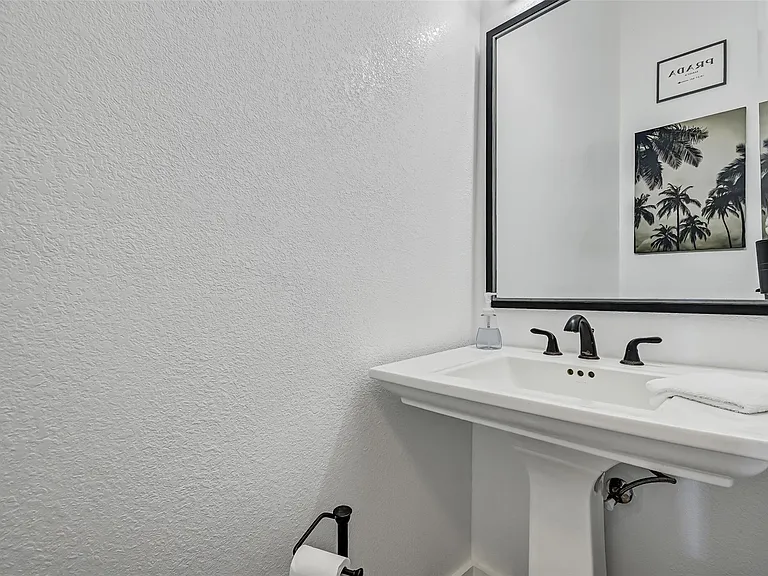 1820 Market St #2 — Photo 25