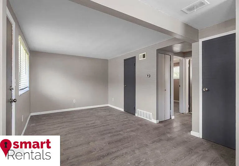 467 S Holmes Ave #B — Photo 5