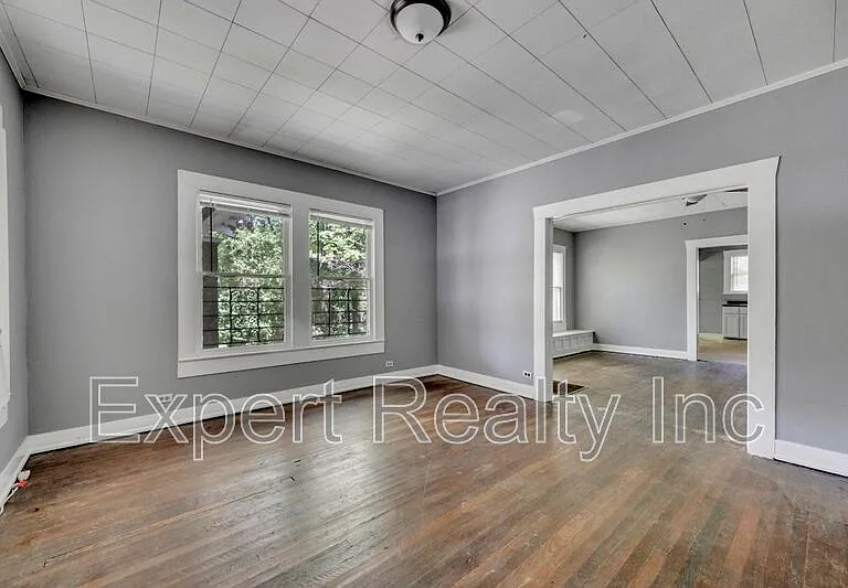 608 5th Ave — Photo 2