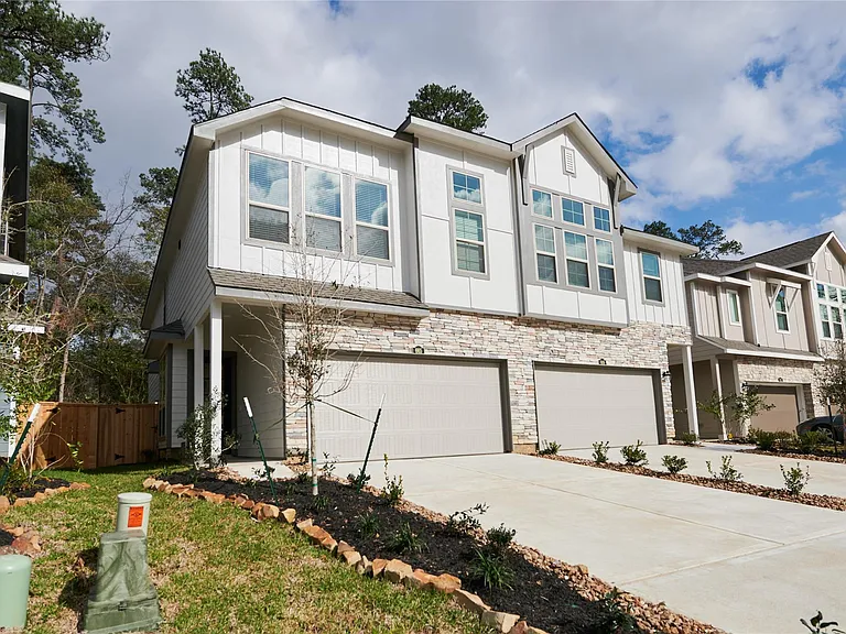 665 Royal Arch Dr — Photo 2