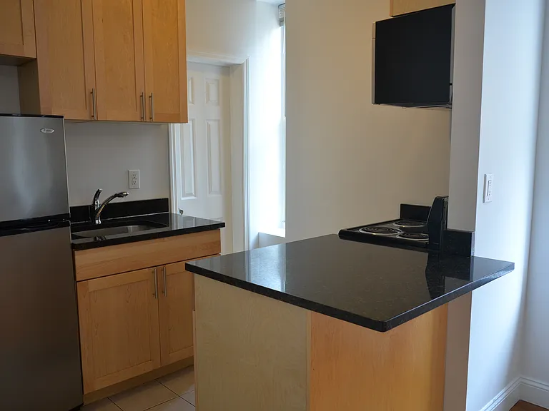 3 Clinton St #6 — Photo 3