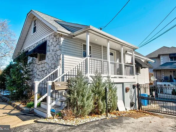 495 Edgewater Ave, Westville, NJ 08093