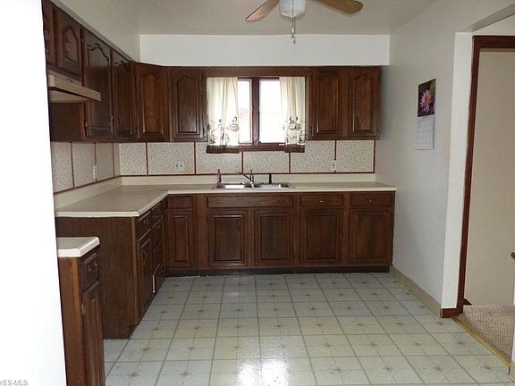 5th image of 20950 Trebec Ave