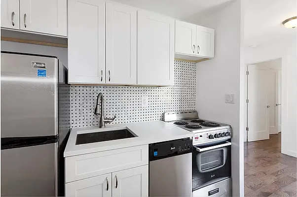 Rented by UbiQ NY | media 2