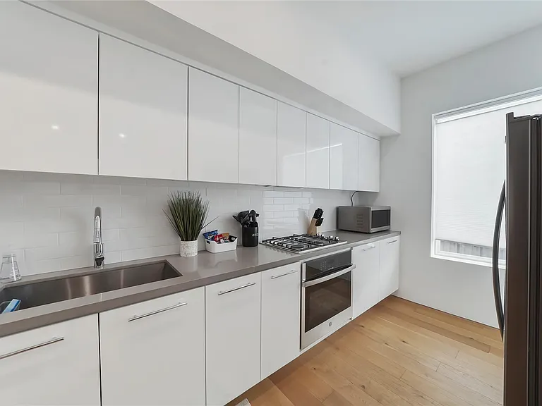 3511 Bell St — Photo 3
