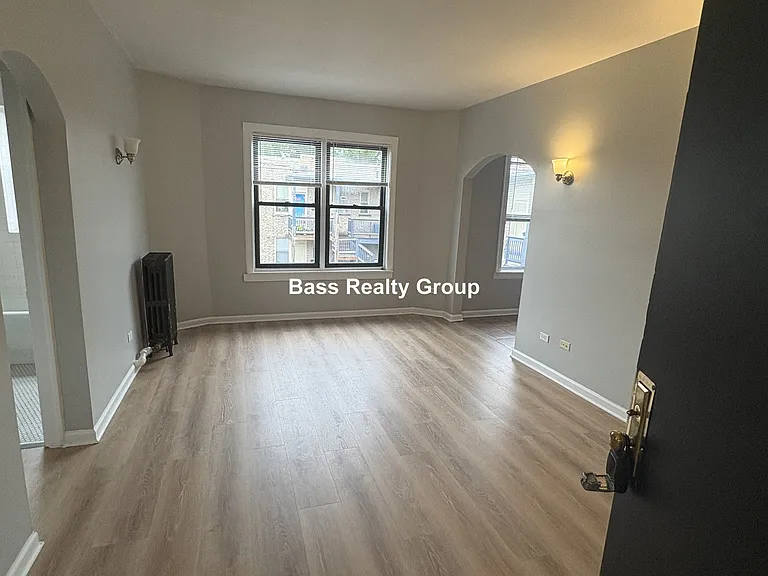 1719 W Estes Ave #304 — Photo 2