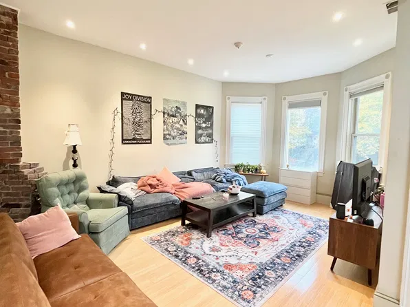 73 Delle Ave #3, Roxbury Crossing, MA 02120