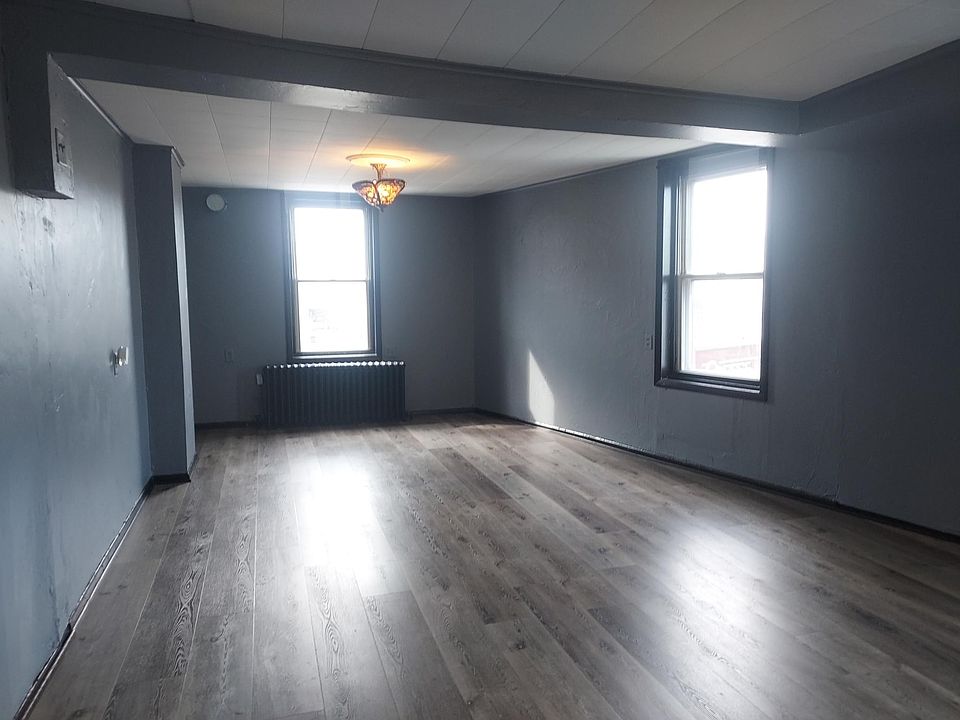 1st image of 2514 E York St