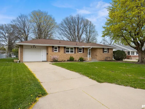 228 N Indiana Ave, Morton, IL 61550