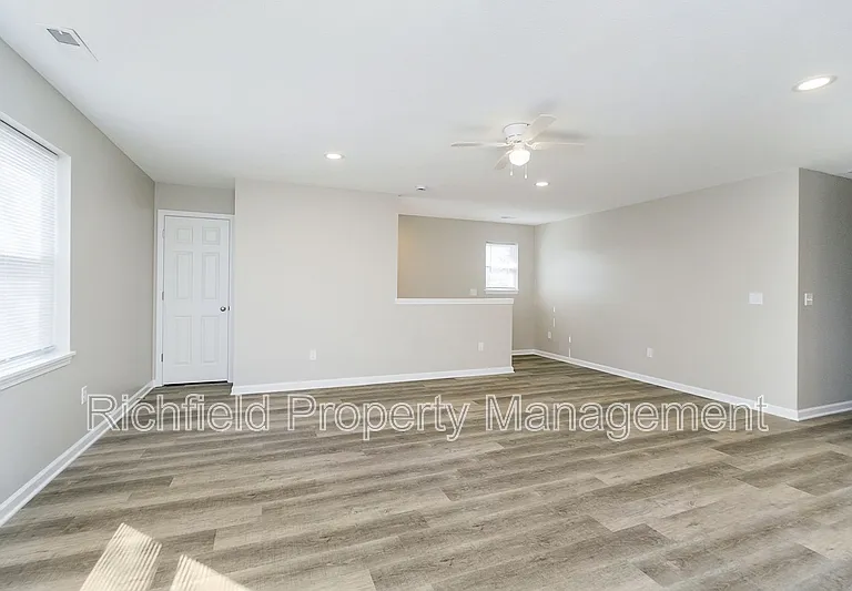 420 S Hamilton Ave #B — Photo 1